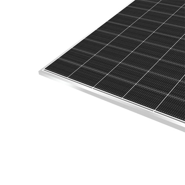 Hyundai OI Series HeteroMax 590W Silver-Framed Solar Panel corner